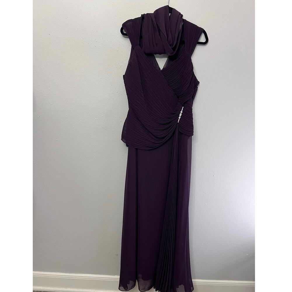 Maroon Evening Gown Sz16 Rhinestones Ruched Sheer‎ Pleated David’s Bridal MOTB